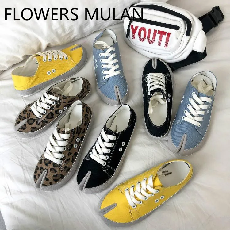 

Luxury Brand New Women Casual Shoes Tabi Yellow Blue Black Leopard Black Canvas Womens Flats Strange Split Toe Lace Up Sneakers