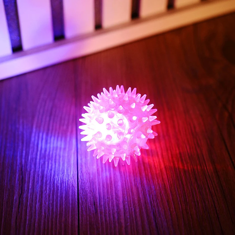 JX-LCLYL Pet Dog Puppy LED Light Up Elastic Rubber Spike Ball Fun Toy Random Color