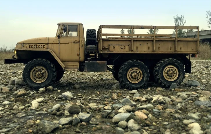 Масштаб 1/10 блестящие внедорожные военные автомобили UCC6 6x6 гусеничный грузовик|rock
