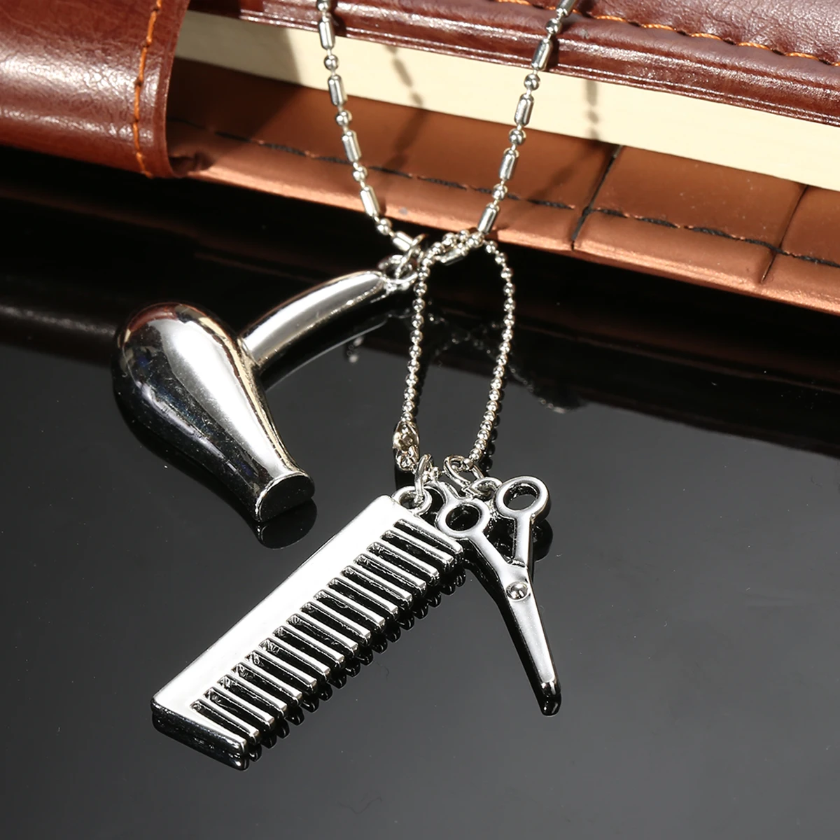 Vintage Dryer Scissor Comb Chain Pendant Necklace Shellhard Hair Stylist Silver Color Choker Necklace For Men Femme Jewelry