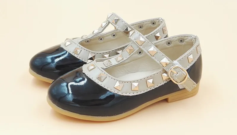 Летние сандалии для девочек босоножки для девочек-принцесс на плоской подошве из искусственной кожи, для детей обувь; дизайнерская женская обувь для девочек