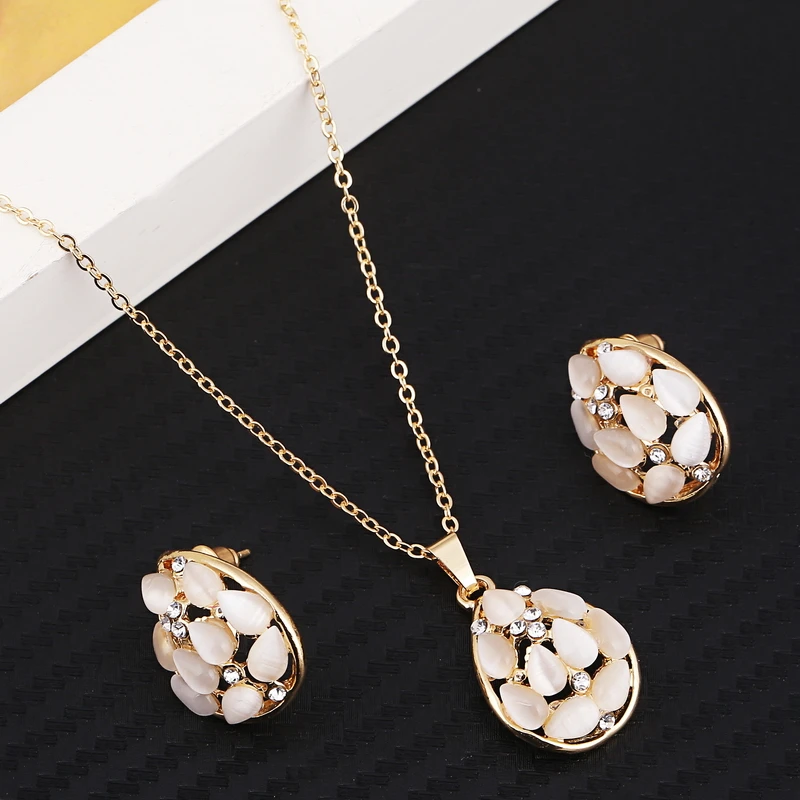 

Women Elegant Waterdrop Rhinestone Pendant Necklace Hook Earrings Jewelry Set