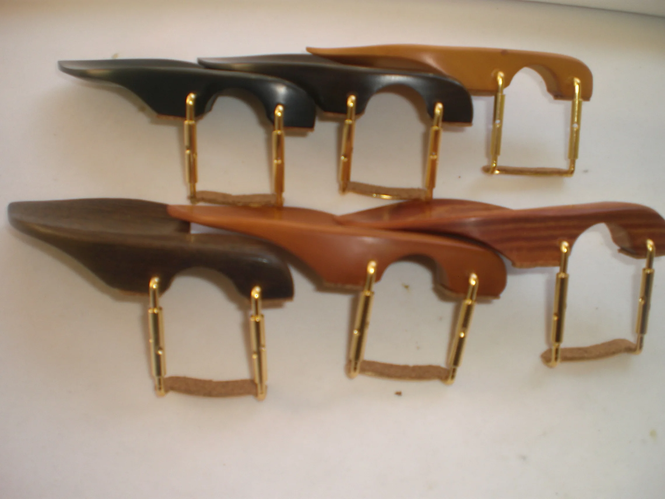 

1 PC Violin Chin Rest Drilled with Holes with 1 PC Chin Rest Clamp with Soft Wood Attached All 4/4