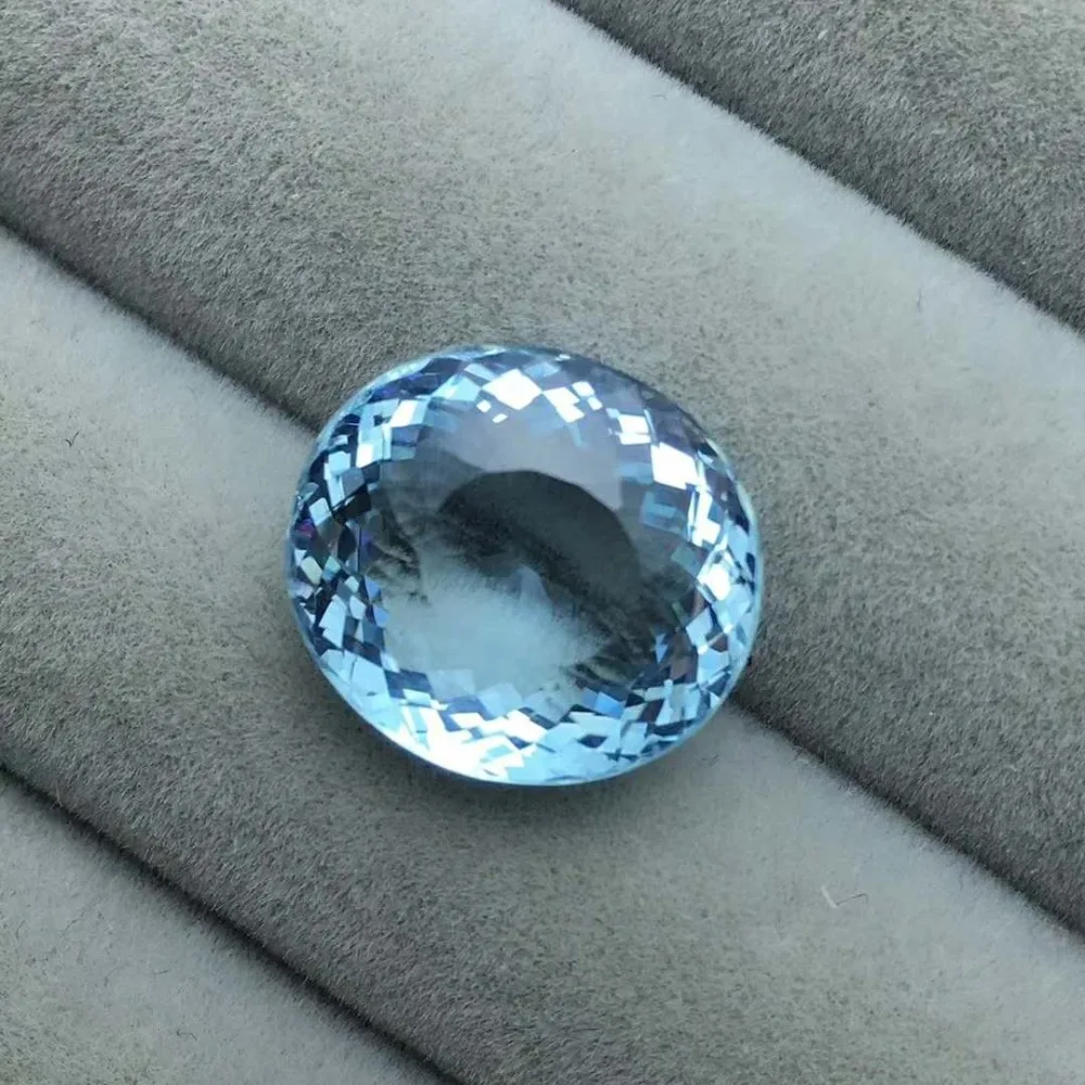 

Natural aquamarine,Beautiful color,Weight 6.68ct,Specifications 13 x 11.8 x 6.7mm,Perfect gemstone perfect quality