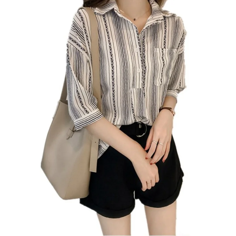 Women Plus Size Pullover Loose Blouse Striped Lapel Collar Seven Point Sleeve Solid Single Buckle Autumn Loose Casual Shirt 2