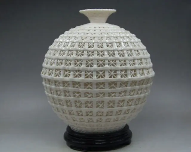 Vintage Chinese Dehua White Porcelain Handwork Hollow-out Vase | Дом и сад