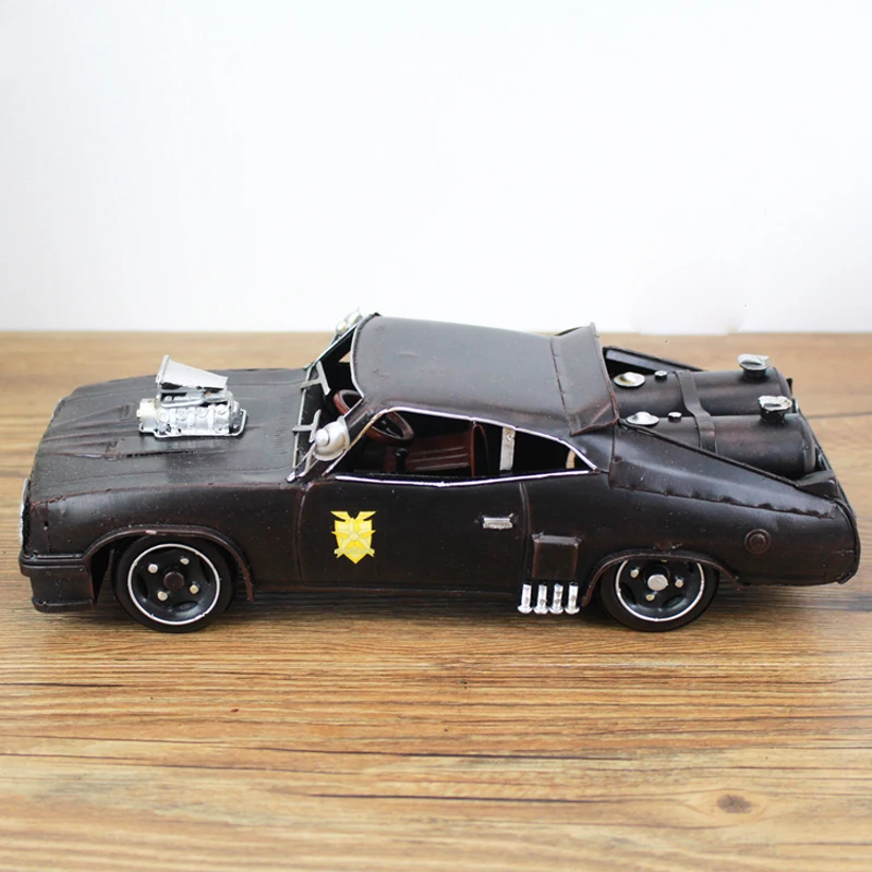 

COOL! Iron Mad Max V8 Chariot Interceptor metal locomotive creative decoration ornaments L26*W11**H7.5CM Decoration office desks