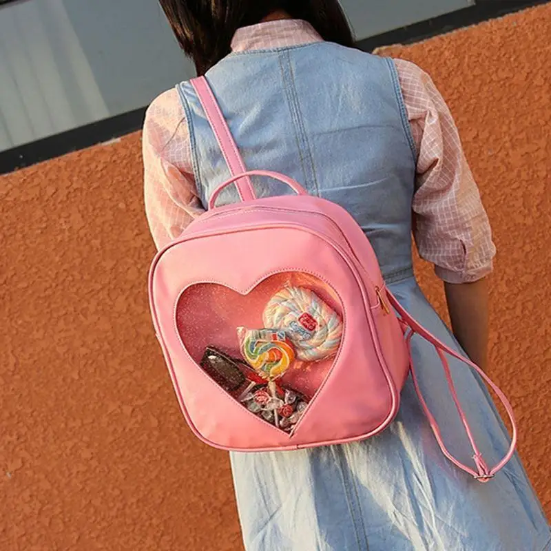 Рюкзак лове москино. Сердце рюкзака. H&m рюкзак в виде сердца. Сердце рюкзака. Сердце в рюкзаке.