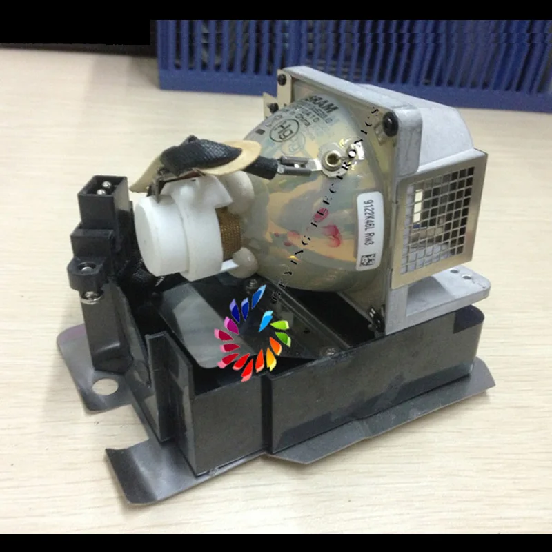 Free Shipping VLT XD500LP Original Projector Lamp with housing For