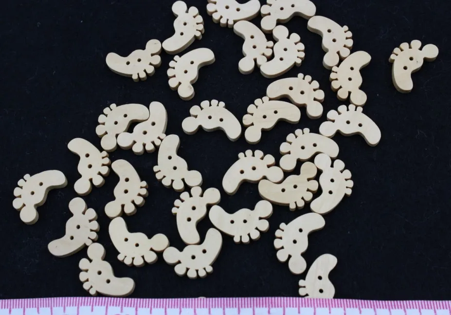 500 pcs DIY Kawaii Wood Button wooden buttons foot footprint Natural color 23mmx18mm big foot