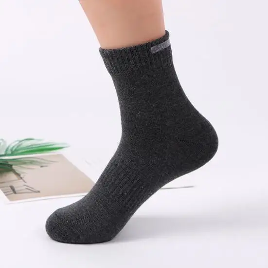 Высокое качество, повседневные мужские носки для мужчин, хлопковые фирменные носки, Осень-зима, черные, белые носки, 1 пара, большие размеры, Новинка - Цвет: Темно-серый