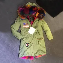 Модное длинное зимнее пальто с искусственным мехом в американском стиле, украшенное бусинами, с капюшоном из меха енота