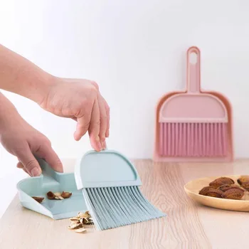 

2019 New Fashion Mini Desktop Sweep Cleaning Brush Small Broom multi-function can be hanging desk Dustpan Set