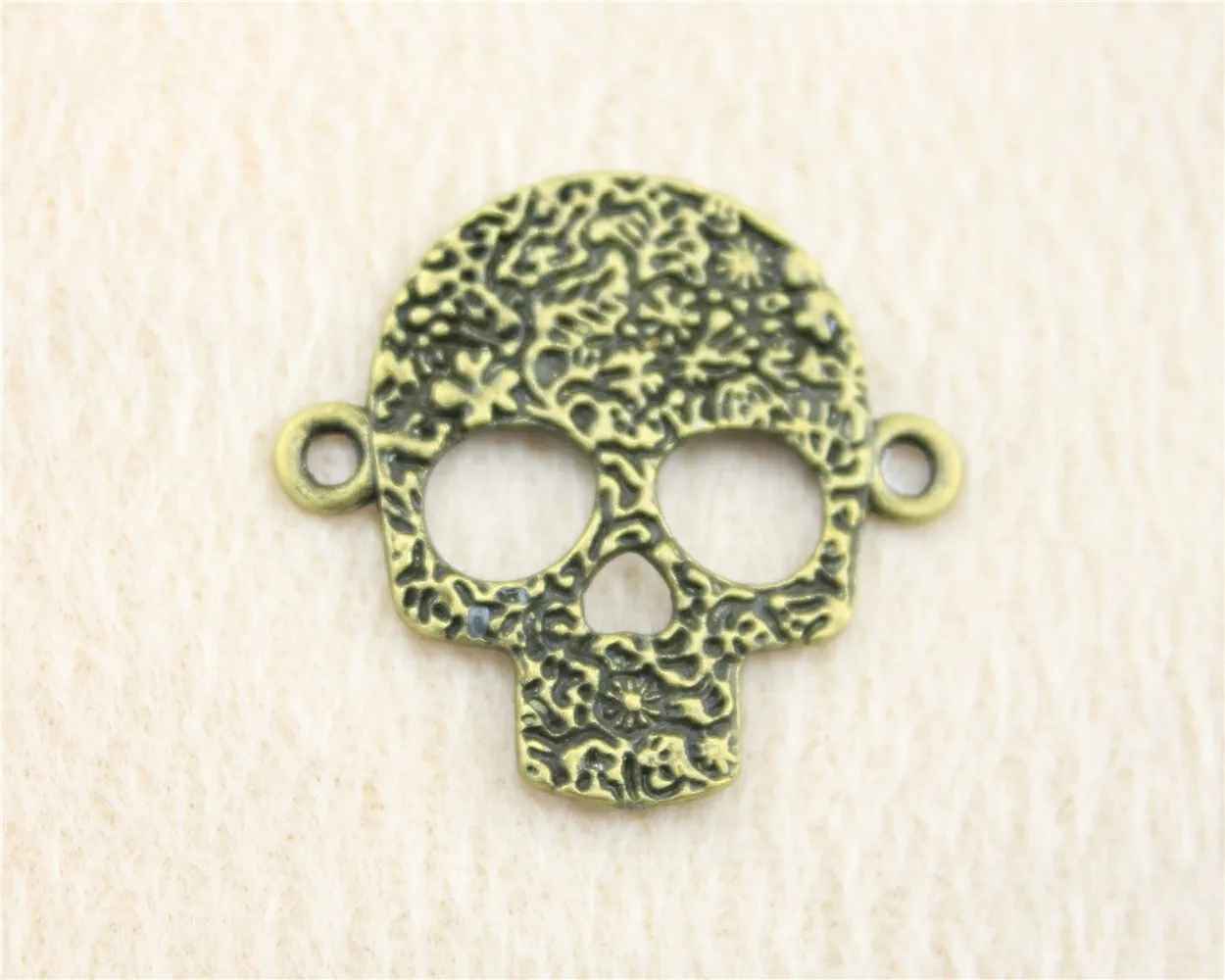 

24pcs/lot 32*30mm ancient bronze Skull Connect charm Pendants DIY jewelry for bracelet necklace earring