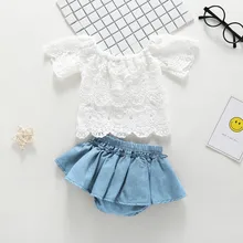 Платья для маленьких девочек; кружевные топы с открытыми плечами+ джинсовые шорты; одежда; летние вечерние костюмы для маленьких девочек