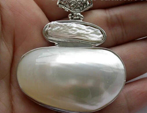 

Miss charm Jew.533 Amazing 45MM crescent white south sea shell mabe pearl pendant