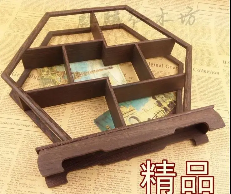 

PRETTY WOOD STAND /SHELF FOR NETSUKE / SNUFF BOTTLES OR CURIOS Decorative collection of Arts and crafts