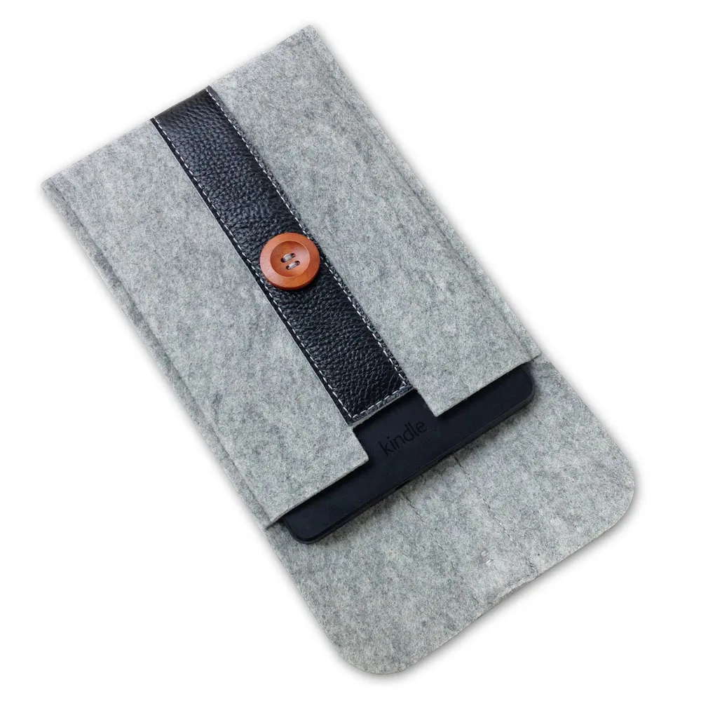 E-reader sleeve made of wool felt