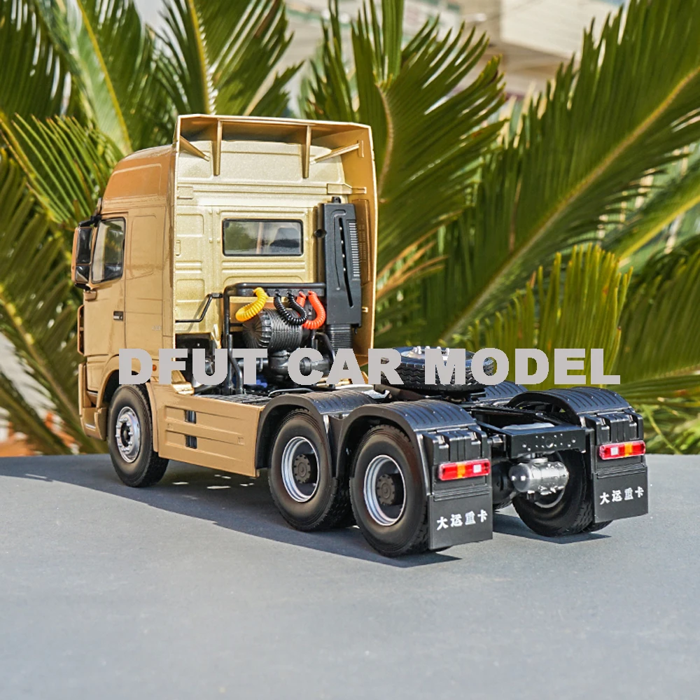 diecast 1:24 Alloy Pull Back Toy N9 Truck Car Model Of Children's Toy Cars Original Authorized Authentic Kids Toys