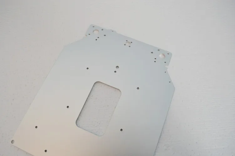 um2 z plate detail 3