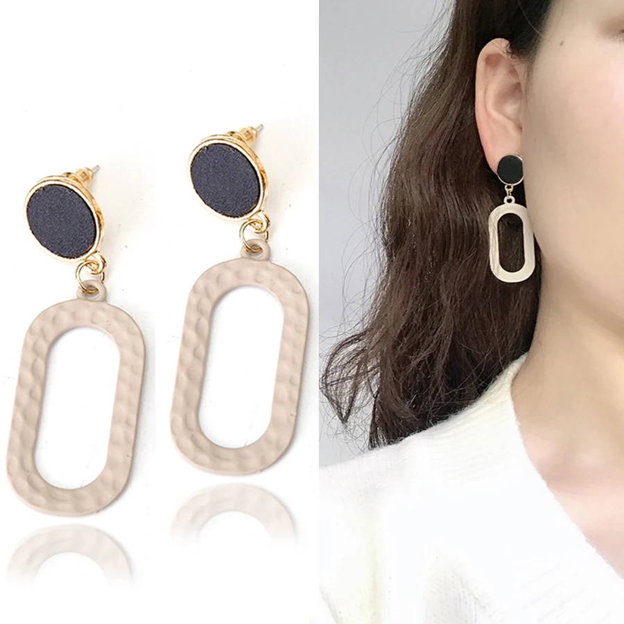

Circle Pattern Dumb Gold Drop Earrings Woman Exaggeration Personality Ear Nail Concise Earring Jewelry Fashion Ear Shape Eardrop