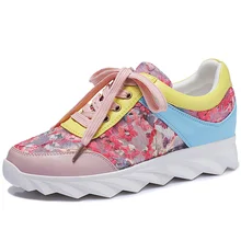 Мода круглый носок разноцветные женские Повседневная обувь Новые Кружево на низком Обувь с дышащей сеткой из искусственной кожи увеличивающие рост Обувь для девочек тонкие туфли