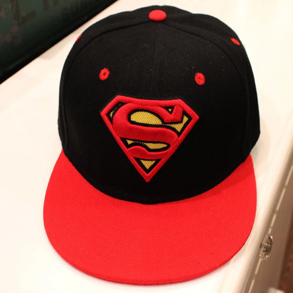 

Hot Movie superman Cosplay Cap Novelty cartoon Red black Man of Steel ladies dress mans Hat charms Costume Props Baseball cap
