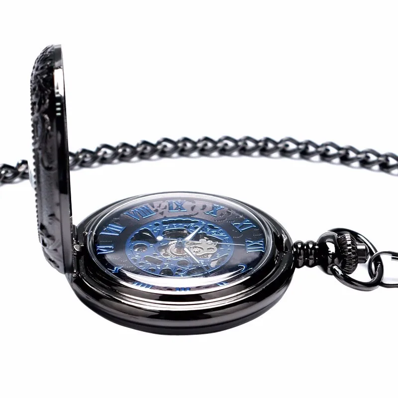 Мода ретро черный полый колеса кареты корпус дизайн с голубым римские цифры механические подарочные карманные часы