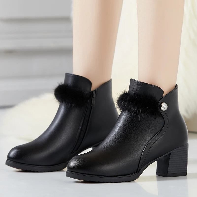 

Winter mother cotton shoes leather Thicken velvet warm women's shoes Snow Boots Middle-aged Women Shoes