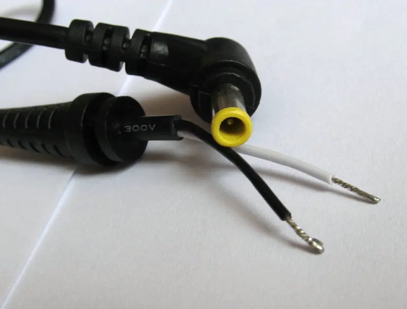 

one L-shaped DC 5.0 x 3.0mm + Pin 90 Right Angle Cable Power Adapter Connector Extension Cord For Samsung Laptop Notebook 118cm