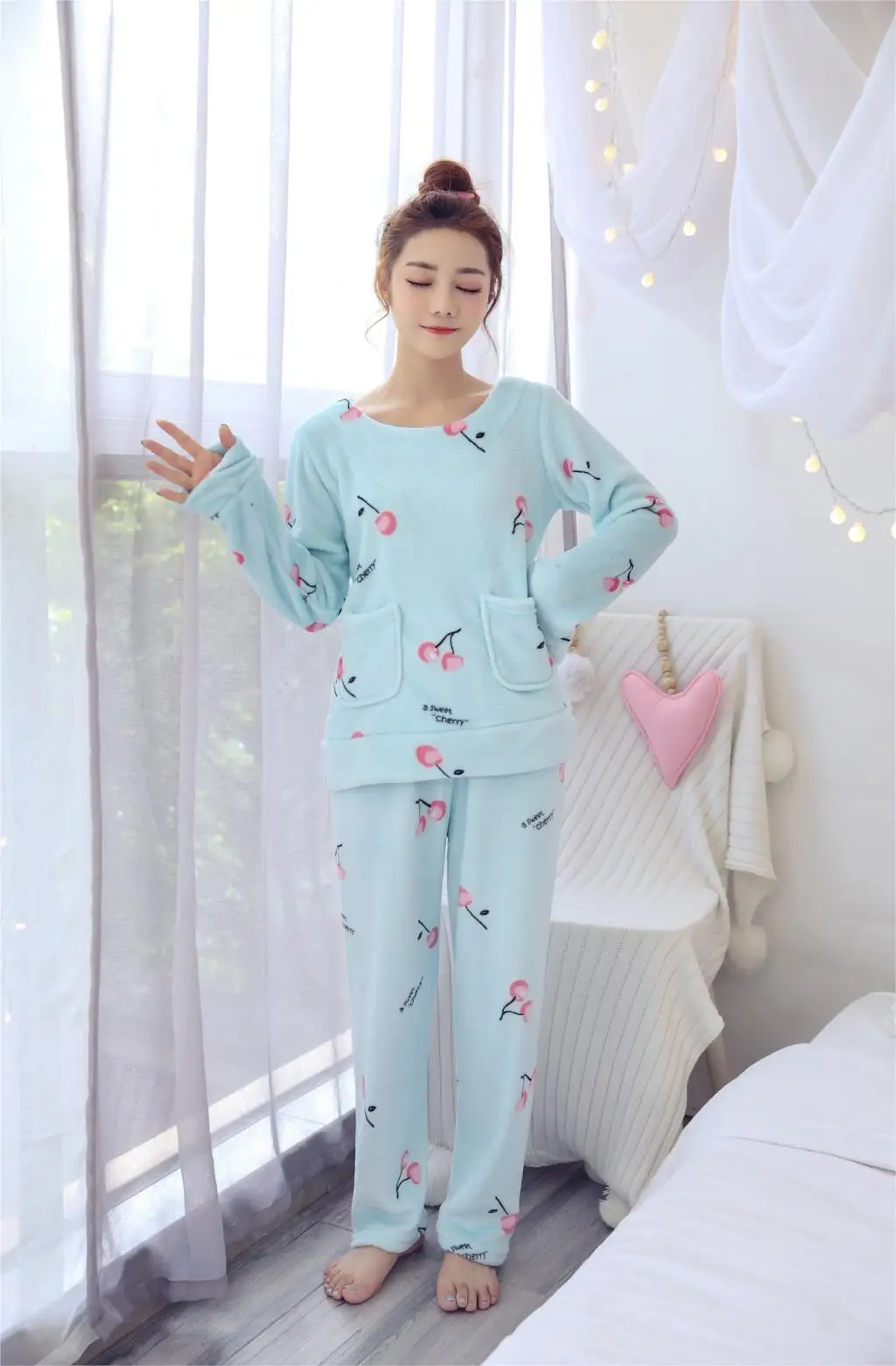 Yuzhenli новые зимние Для женщин пижамный комплект Для женщин Пижама с длинными рукавами фланелевая теплая прекрасный мультфильм Топы + штаны