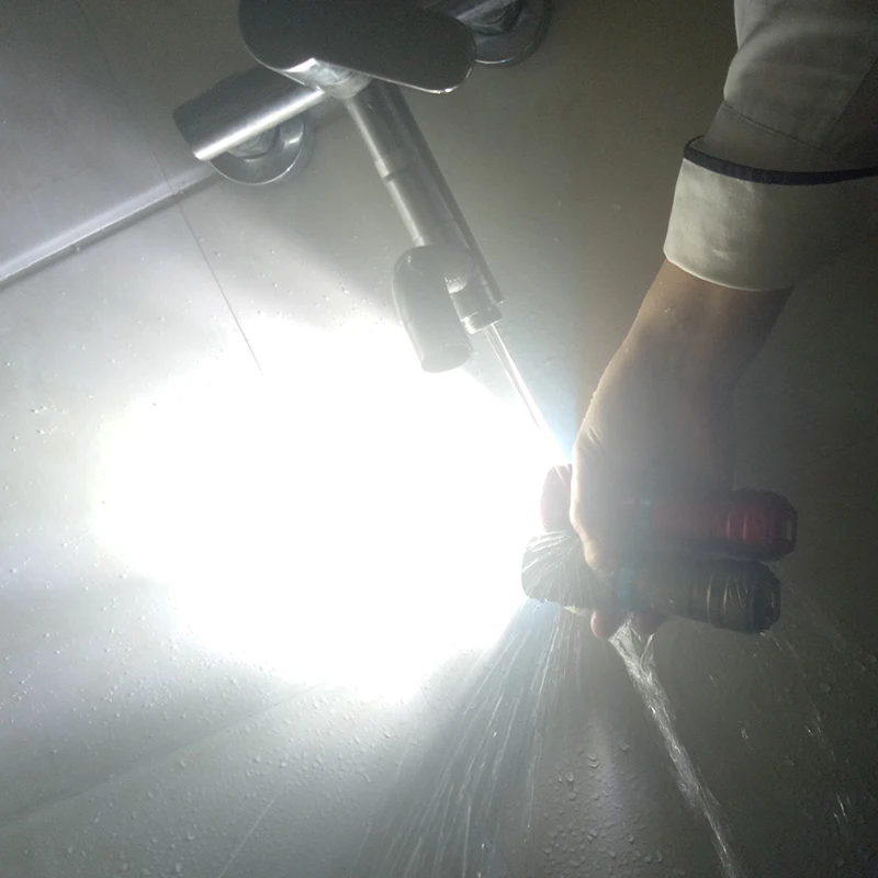 diving flashlight underwater
