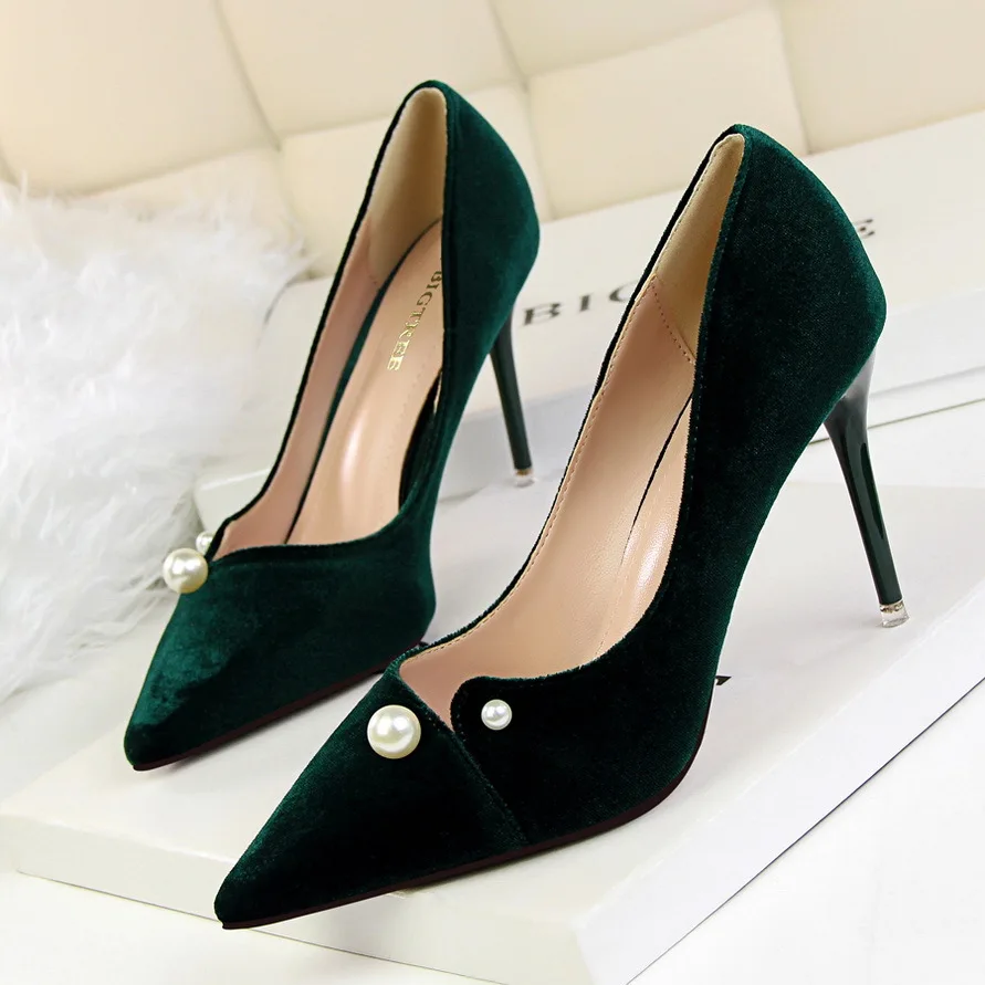 

BIGTREE Brand Design Quality 2017 Women European Escarpins Sexy Velvet Party 9.5cm High Heels Logo Pumps Pearl Shoes