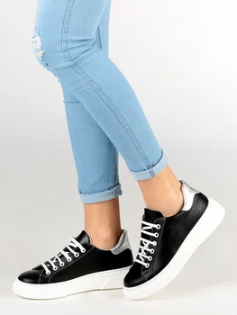 

Sneakers black leather