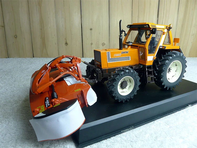 1:32 FI T 1180 tractor model Kuhn transplanter model alloy agricultural vehicle model Alloy collection model 1:32 FI T 1180 tractor model Kuhn transplanter model alloy agricultural vehicle model Alloy collection model