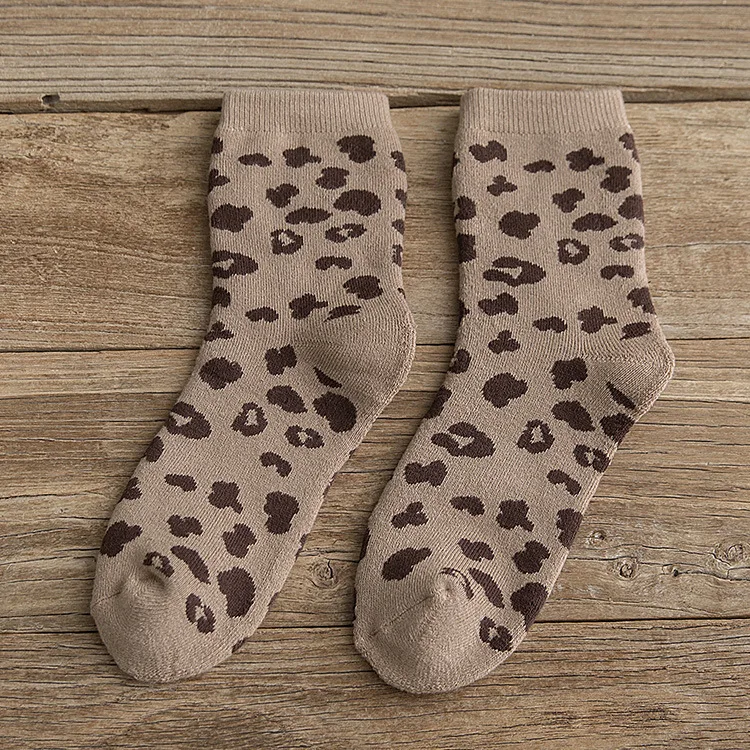 Женские носки с леопардовым принтом в стиле Харадзюку, Корейская уличная одежда в стиле хип-хоп, забавные зимние теплые хлопковые женские носки - Цвет: Light coffee