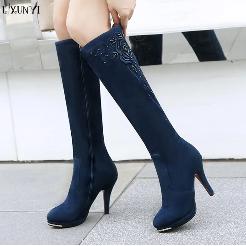 

LXUNYI 2018 Knee High Women Rubber Boots Shoes Camel Black Navy Blue Embroider Female Boots Large Size Round Toe High Heels