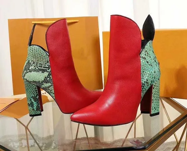 

Shoes woman snake color color leather women's boots short boots fashion boots thick with luxury stars with the same paragraph
