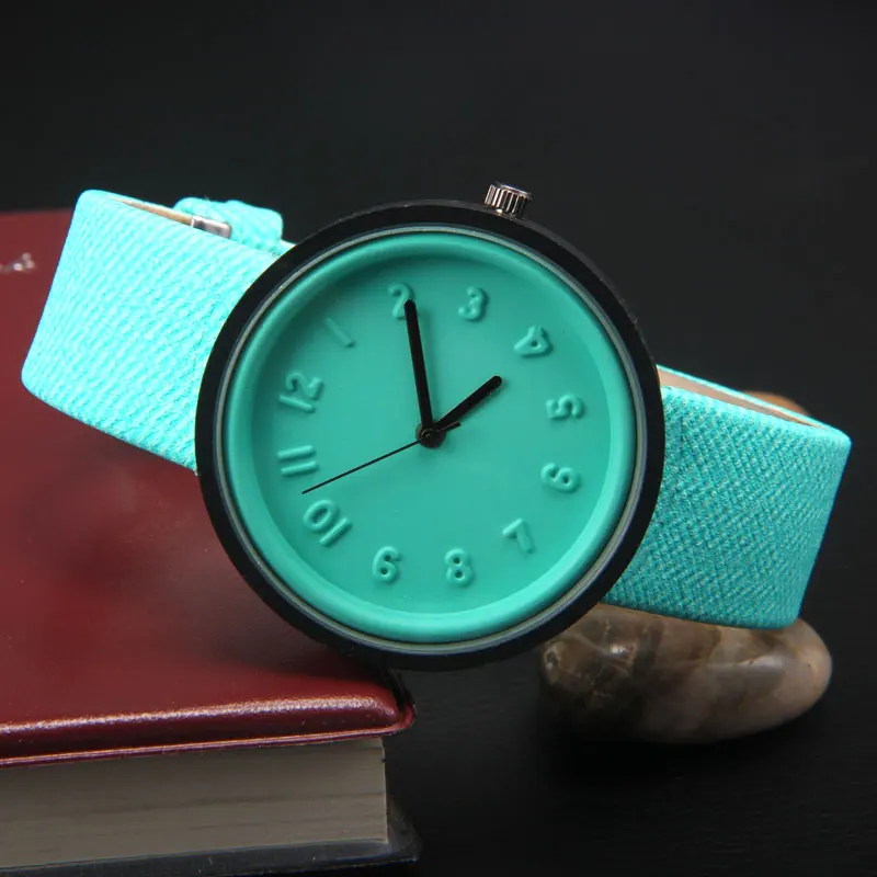 

Retro Simple ladies watch