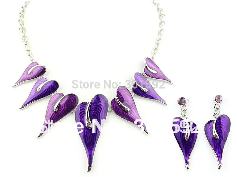 Classic Classic Leaves Necklaces and earrings set ...
