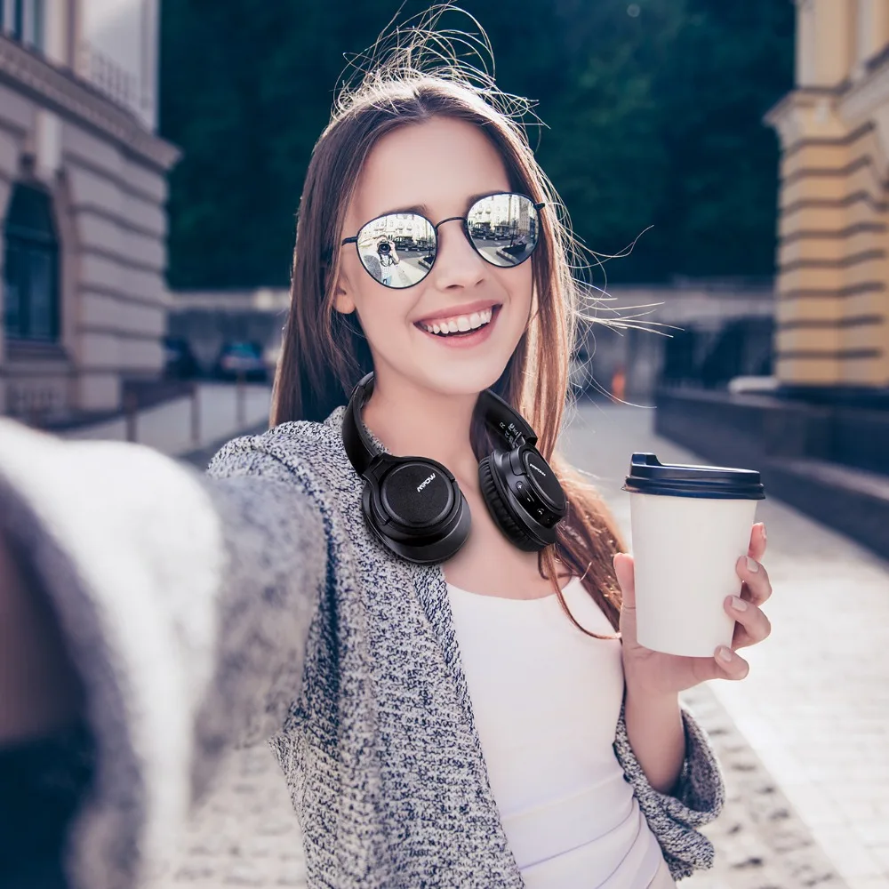 grande sobre fones de ouvido com microfone
