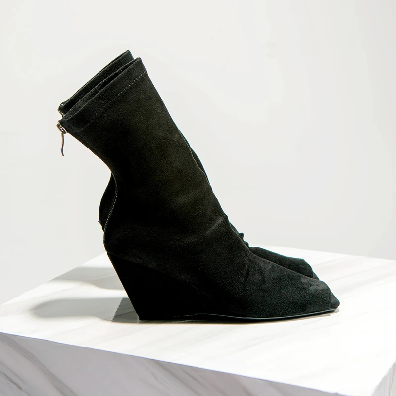 COMS8991