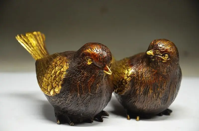 

EXQUISITE CHINESE COPPER GILT HANDWORK CARVED PAIR BIRD STATUE