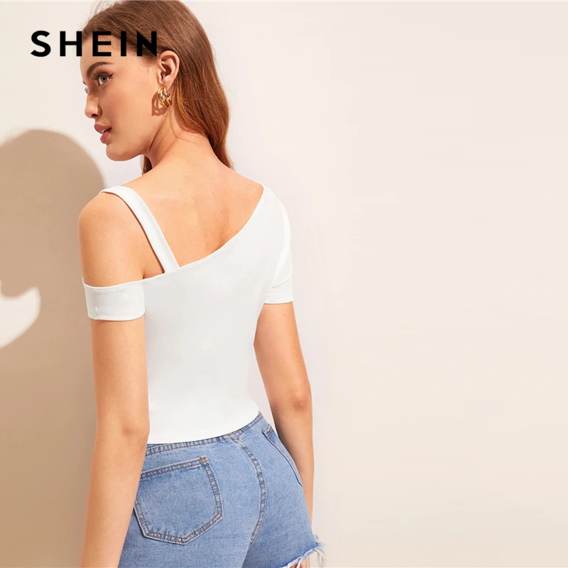SHEIN, асимметричный однотонный топ с вырезом,, белая женская одежда с открытыми плечами, летняя футболка с коротким рукавом, облегающая футболка