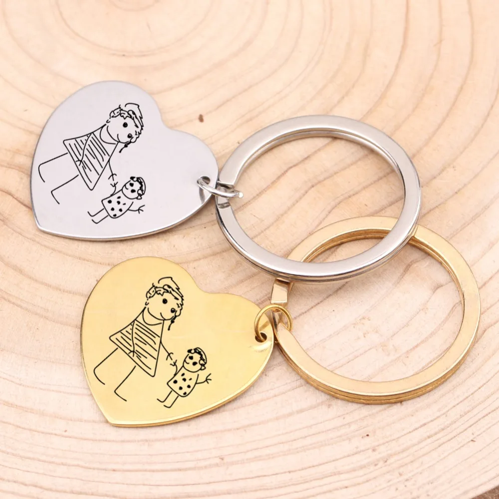 LLavero de dibujo grabado para niños, colgante de obra de arte para bebé, en forma de corazón de regalo para madre, regalo de cumpleaños para el día de la madre, llavero de joyería