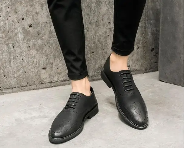 Respirável chocolate Pequenos Sapatos Casuais Brogue De Oco Esculpido Dos Couro Britânico Homens Juventude Preto Aumentar Tendência SZ4q4tOw
