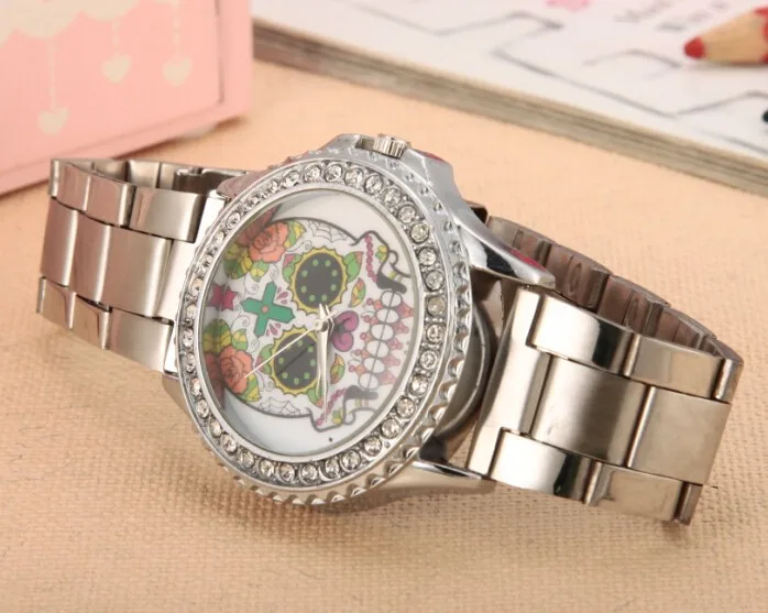 Новейшие модные стальные женские наручные часы кварцевые часы с черепом мужские подарочные часы