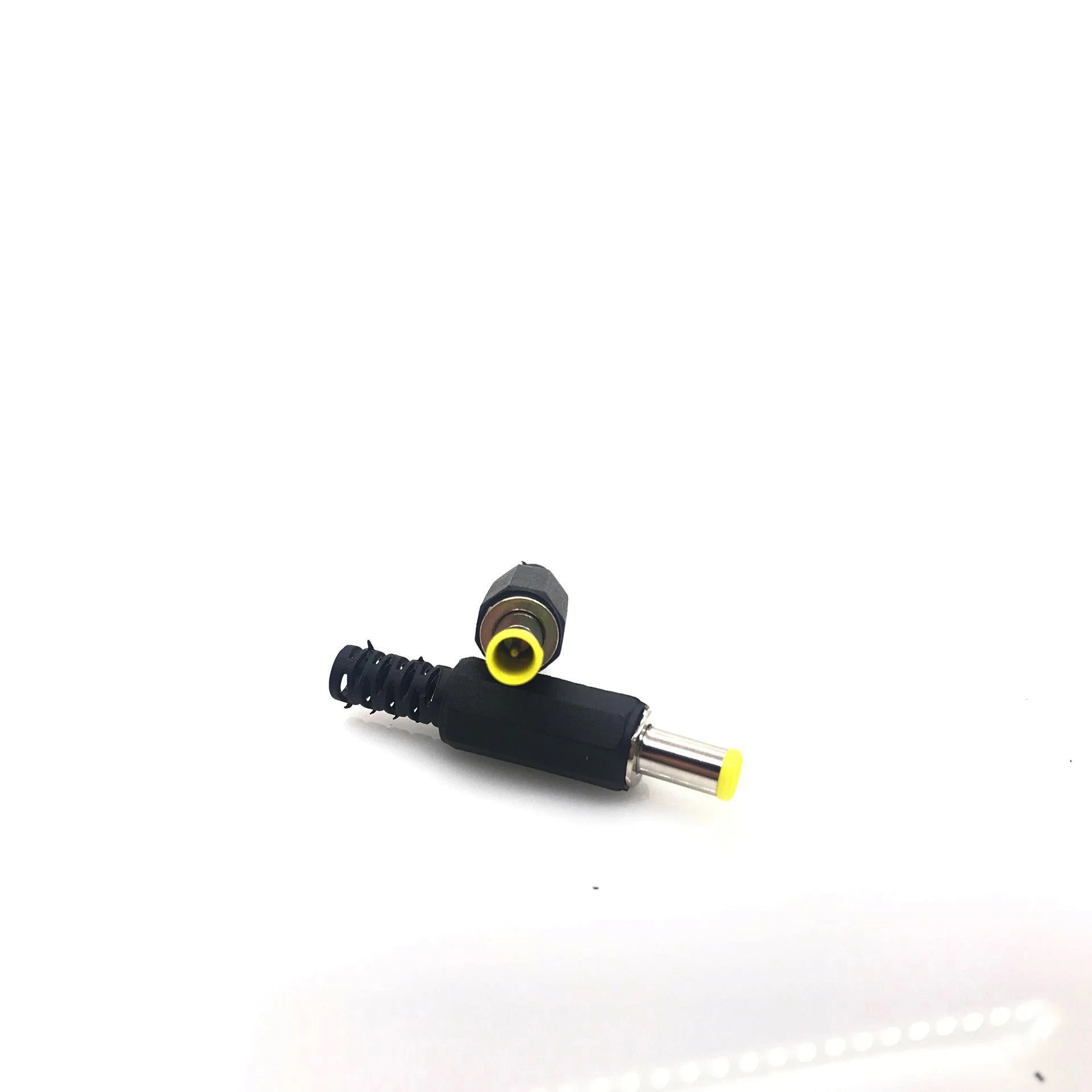 10pcs 5.0 * 3.0mm 5.0*3.0 DC Power Male Plug Jack Adapter Connector plug For Samsung RC420 R700 N140 N145 305V4A Series Laptops