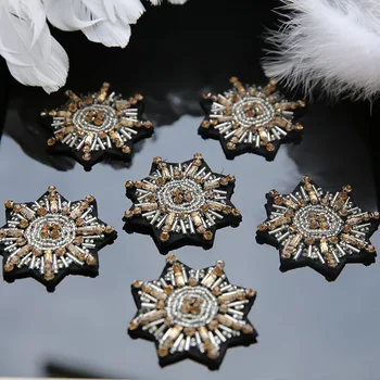 

4pcs/lot Handmade snowflake embroidery patches for clothing Sew on rhinestone beaded patch applique Sequins decorative parches