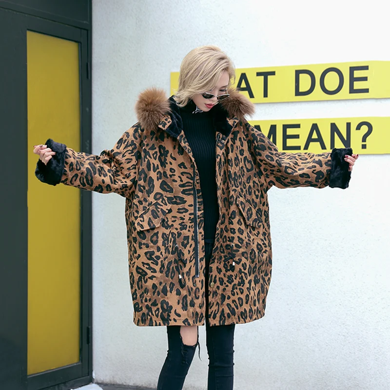 2019 Longues Manteau Imprimé Femmes Capuche Print Nouvelle Grand Léopard À Mode Raton Laveur Polaire Fourrure De Arrivée Col Veste Réel Leopard Winter D'hiver UA7qO
